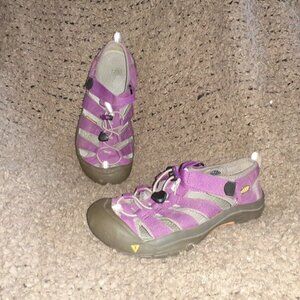 KEEN-Newport H2 Sandals-Waterproof-Purple-SZ 38-7 Women-Excellent